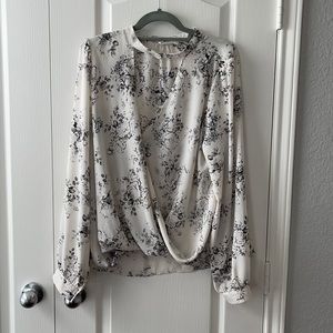 Lush Floral surpluses blouse